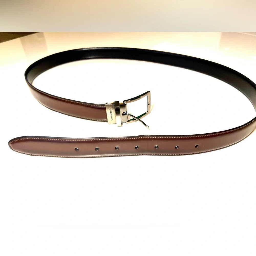 Dockers leather Men's Brown Leather Belt 48/120 like new